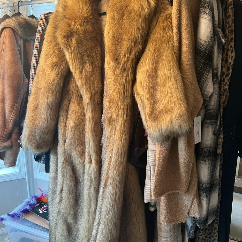 ZARA EXTRA-LONG FAUX FUR COAT LIGHT BEIGE FW24/25
SIZES XS-S & M-L REF.
1255/783